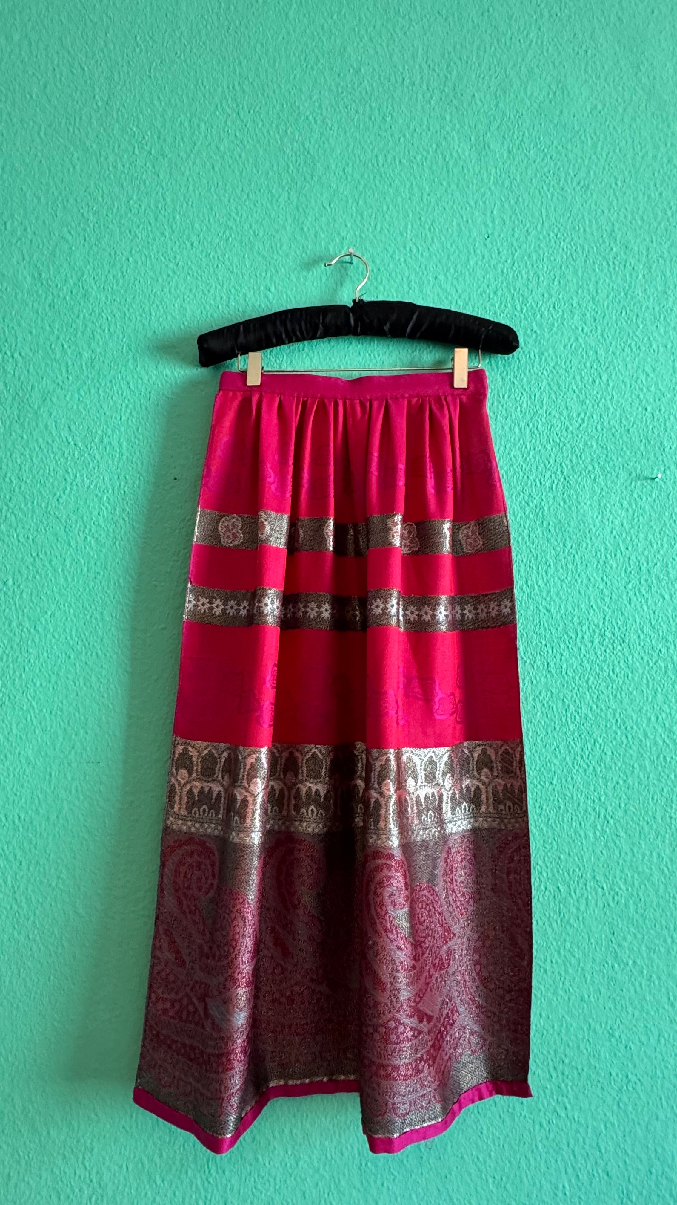 Vintage 1980s Fuchsia Jacquard Tracht Apron With Paisley Border