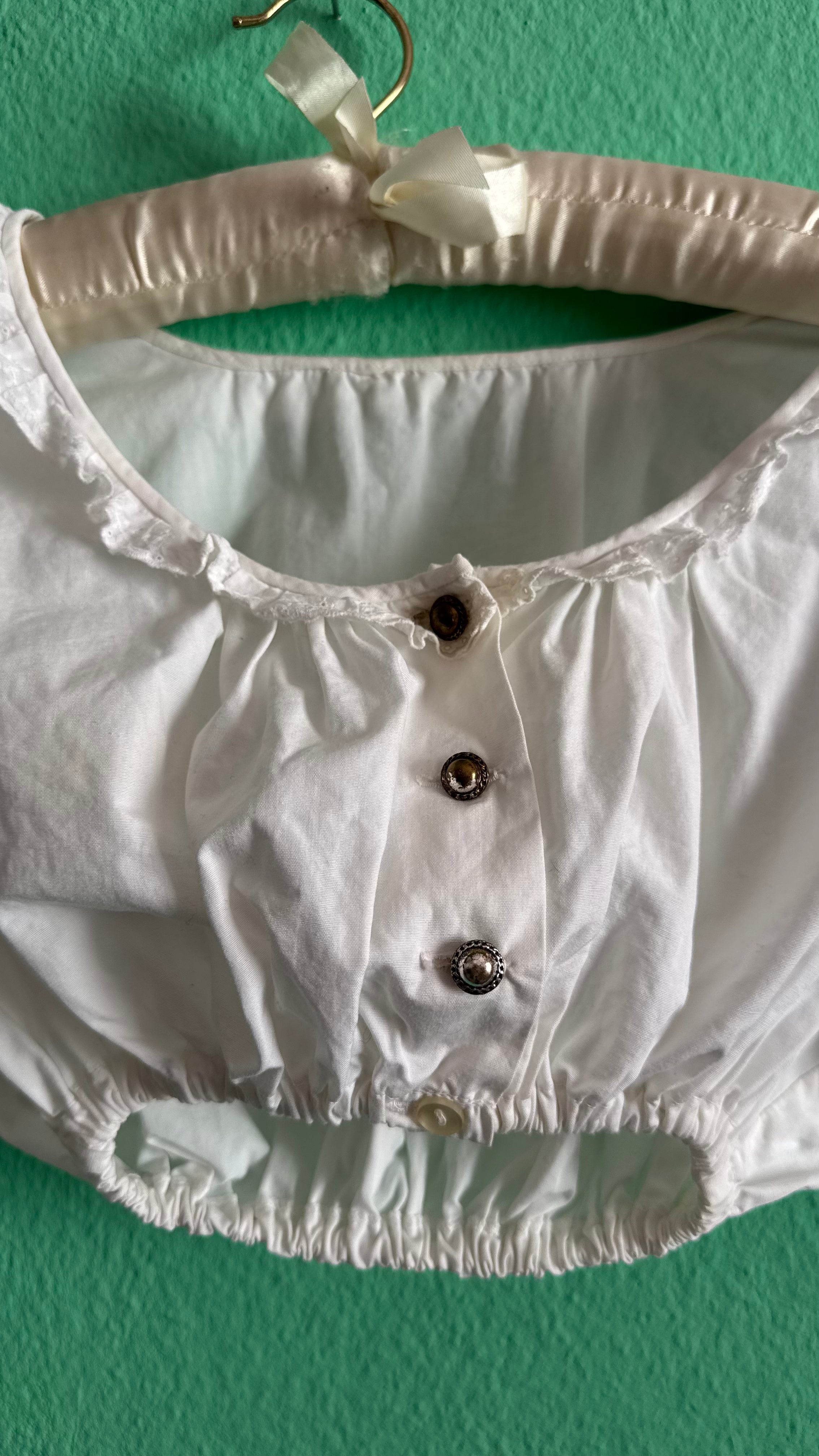 Vintage 1970s White Cotton Dirndl Blouse With Lace Trim
