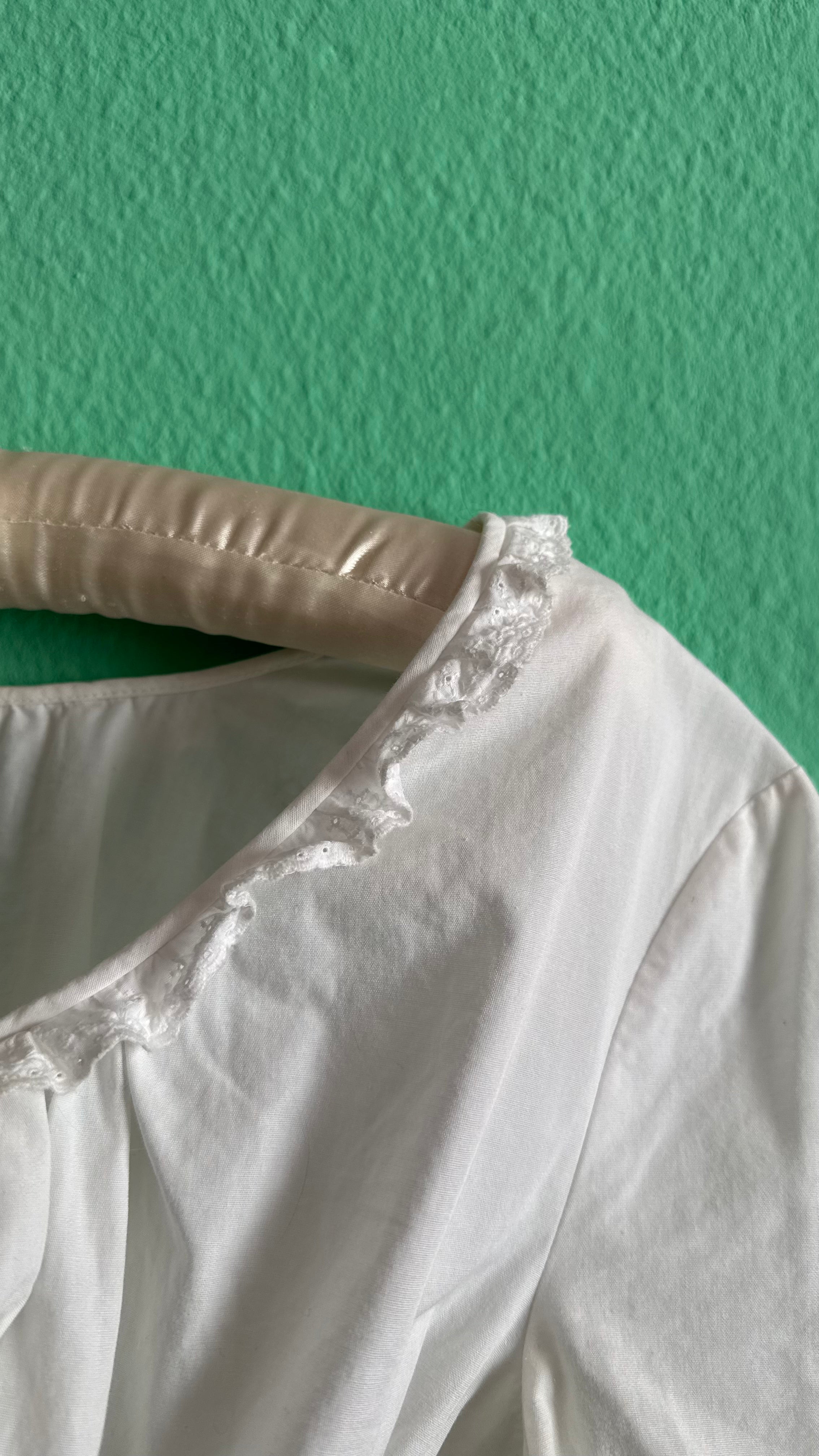 Vintage 1970s White Cotton Dirndl Blouse With Lace Trim