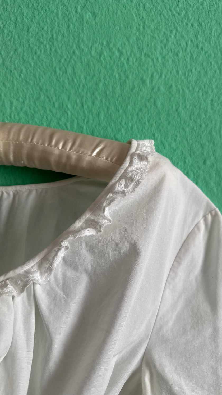 Vintage 1970s White Cotton Dirndl Blouse With Lace Trim
