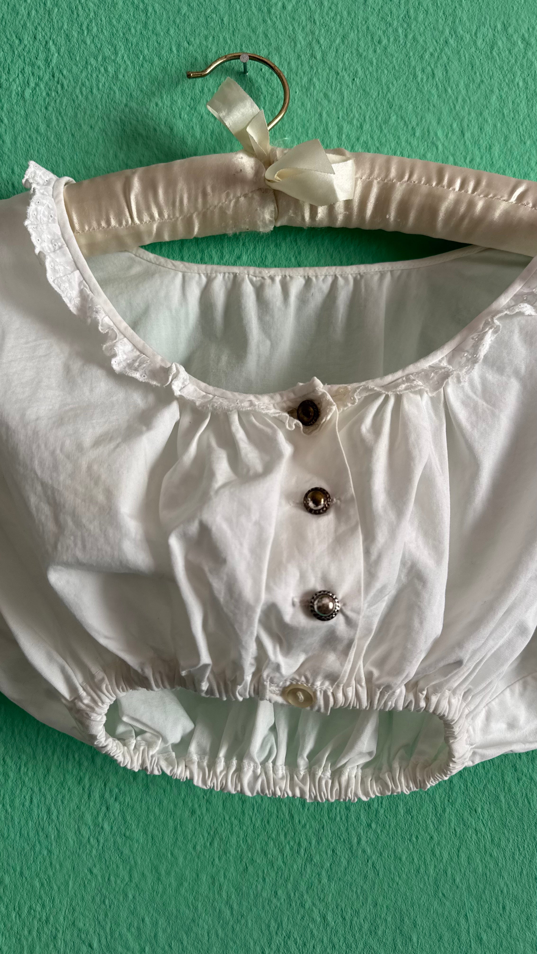 Vintage 1970s White Cotton Dirndl Blouse With Lace Trim