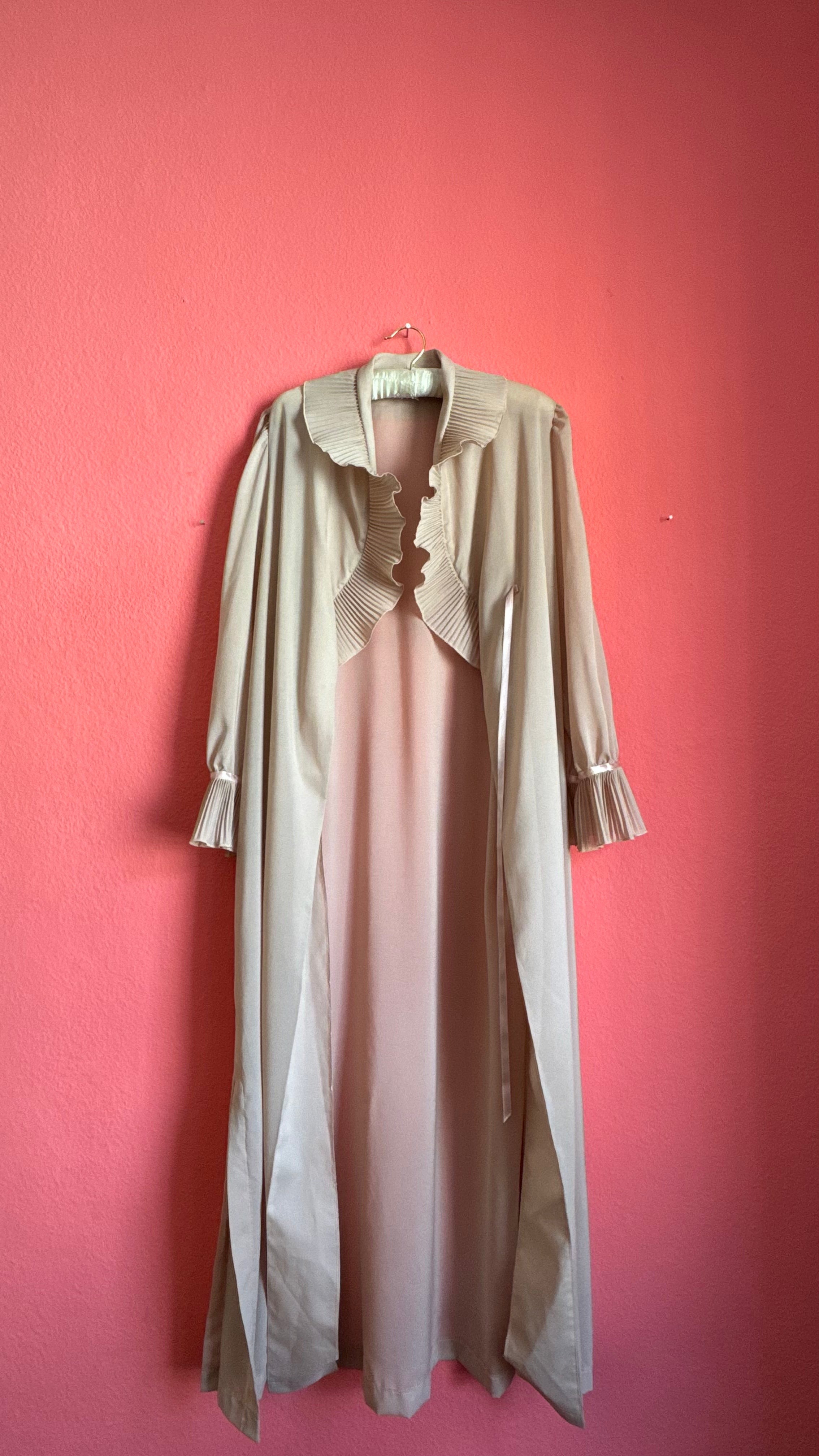 Vintage 1980s Beige Pleated Ruffle Maxi Robe By Fünfsteinberg