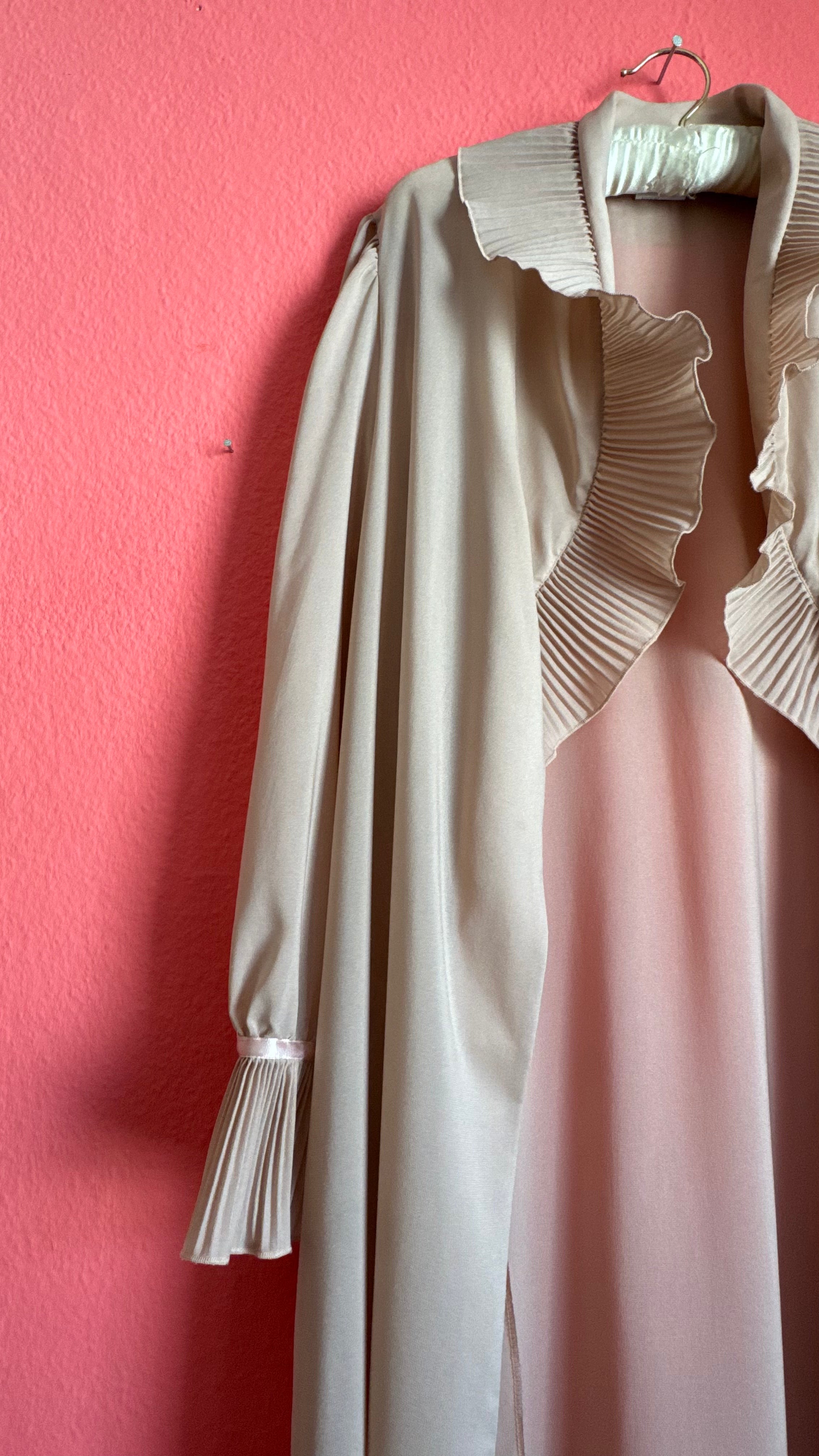 Vintage 1980s Beige Pleated Ruffle Maxi Robe By Fünfsteinberg