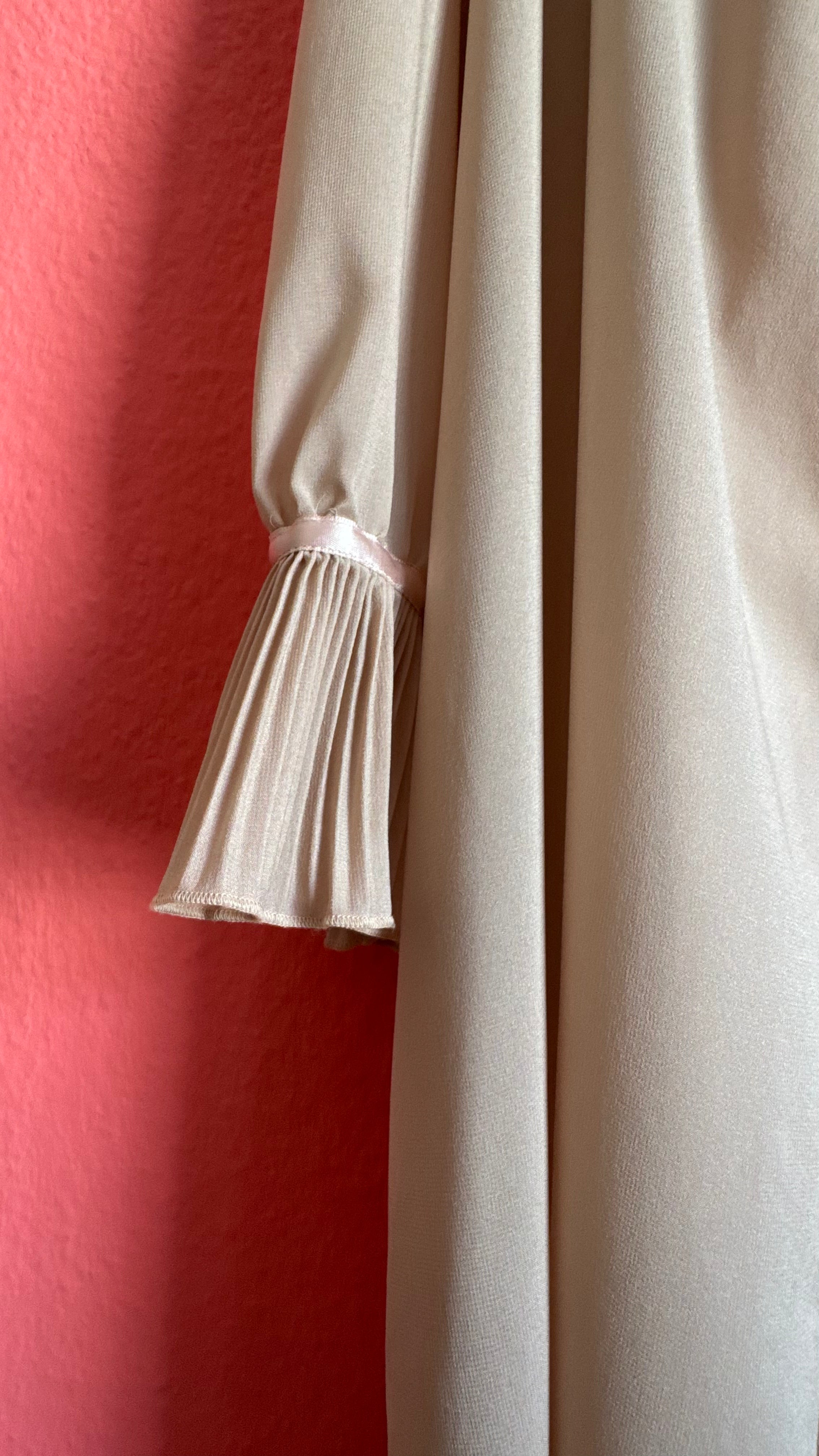 Vintage 1980s Beige Pleated Ruffle Maxi Robe By Fünfsteinberg