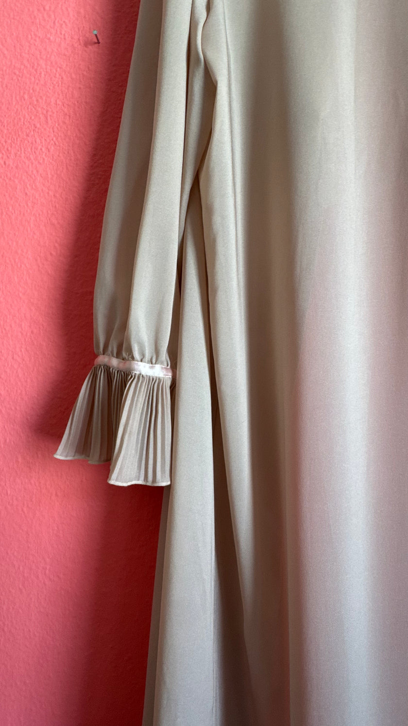 Vintage 1980s Beige Pleated Ruffle Maxi Robe By Fünfsteinberg