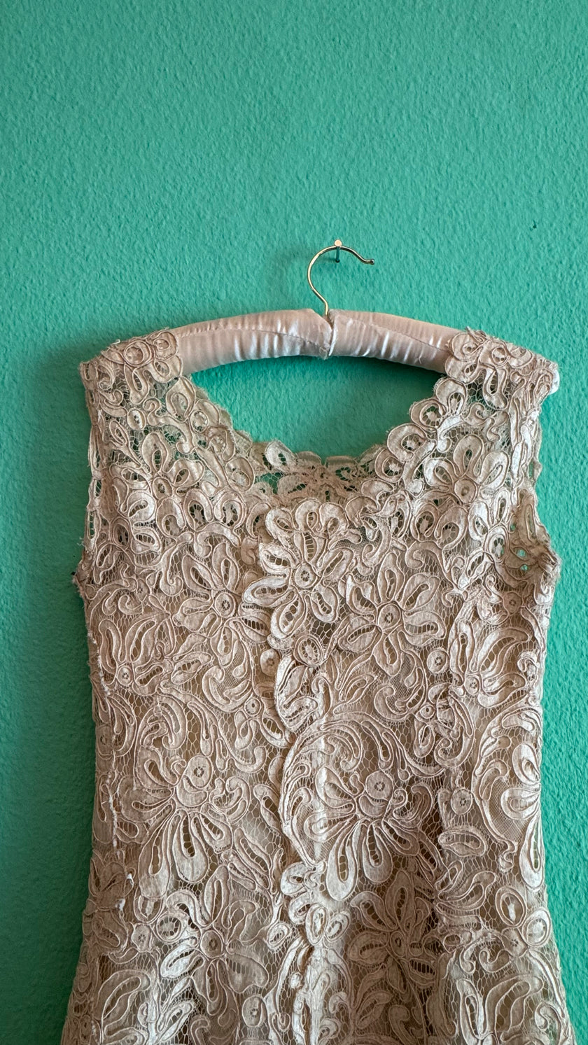 Vintage 1960s Ivory Lace Shift Dress