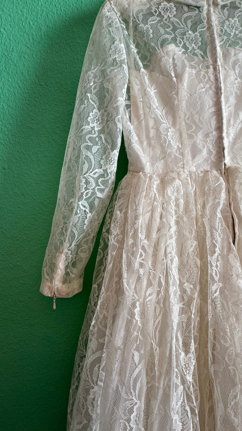 Vintage 1950s White Lace Bridal Dress With Peter Pan Collar
