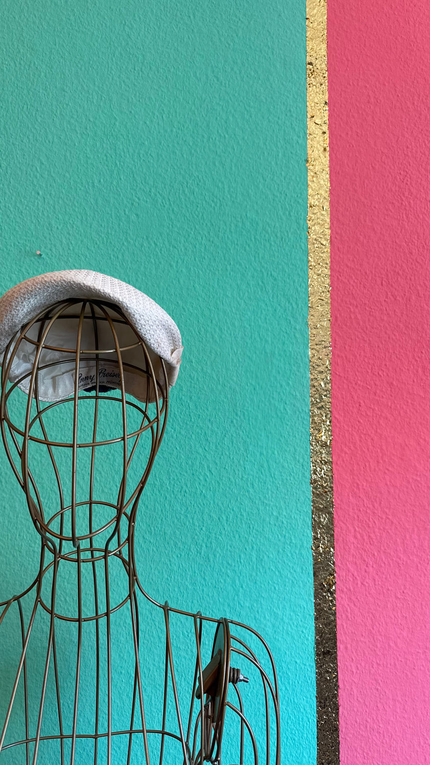 Vintage 1950s Ivory Woven Half Hat With Floral Appliqué