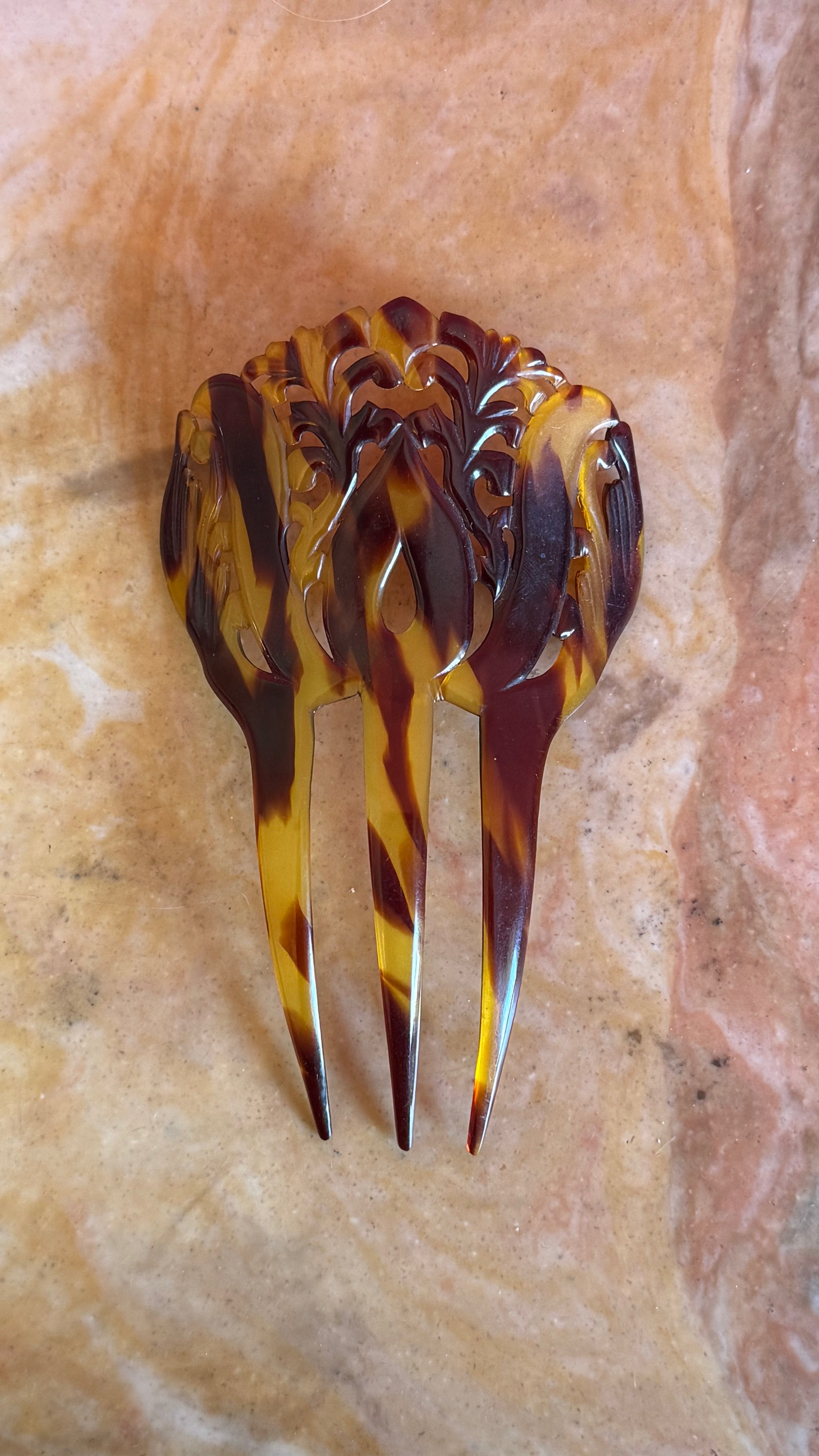 Vintage 1930s Tortoiseshell-Effect Carved Three-Prong Hair Comb