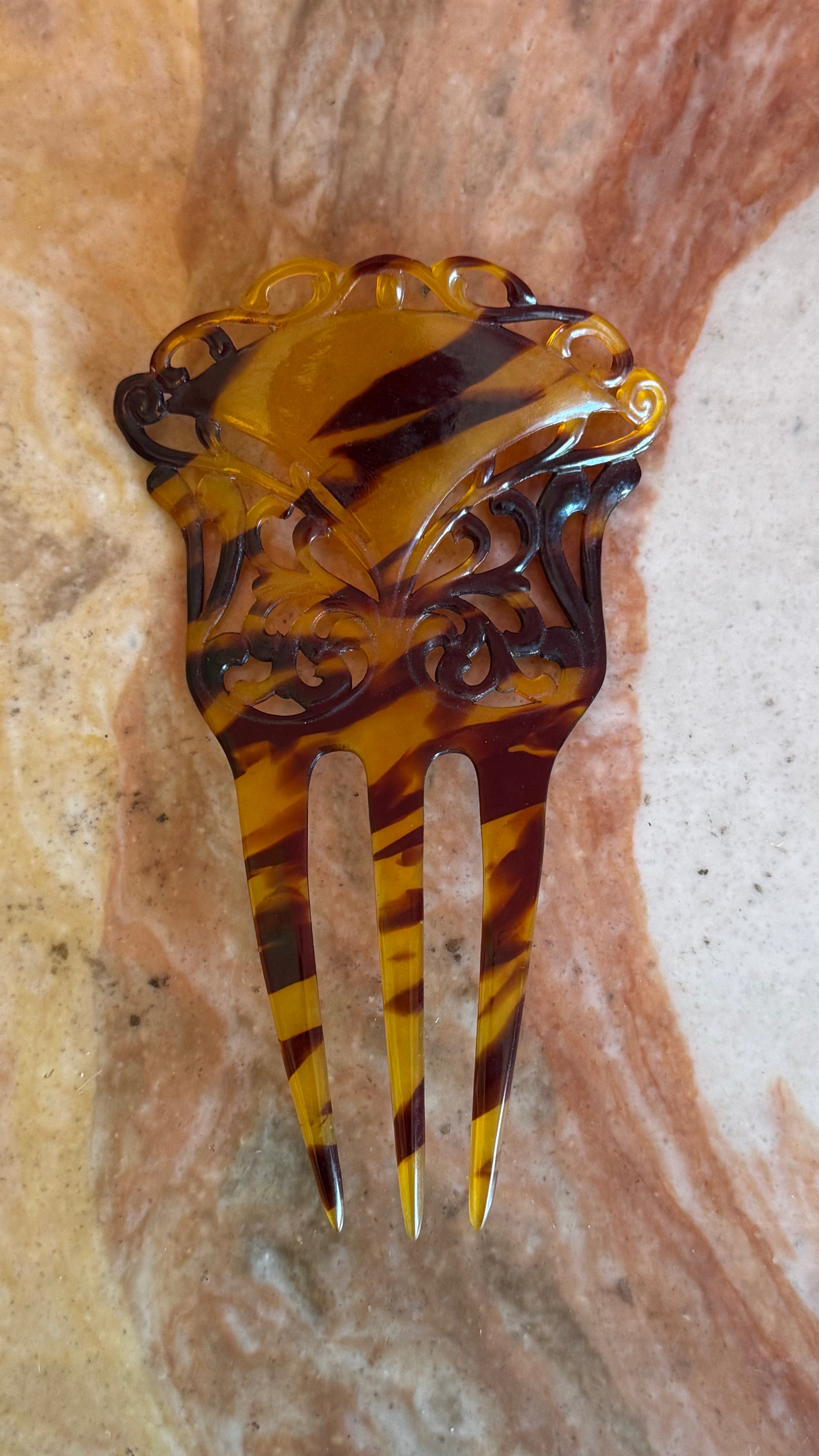 Vintage 1930s Tortoiseshell-Effect Carved Three-Prong Hair Comb