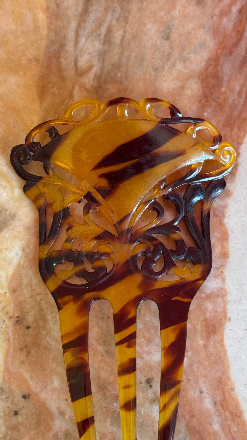Vintage 1930s Tortoiseshell-Effect Carved Three-Prong Hair Comb