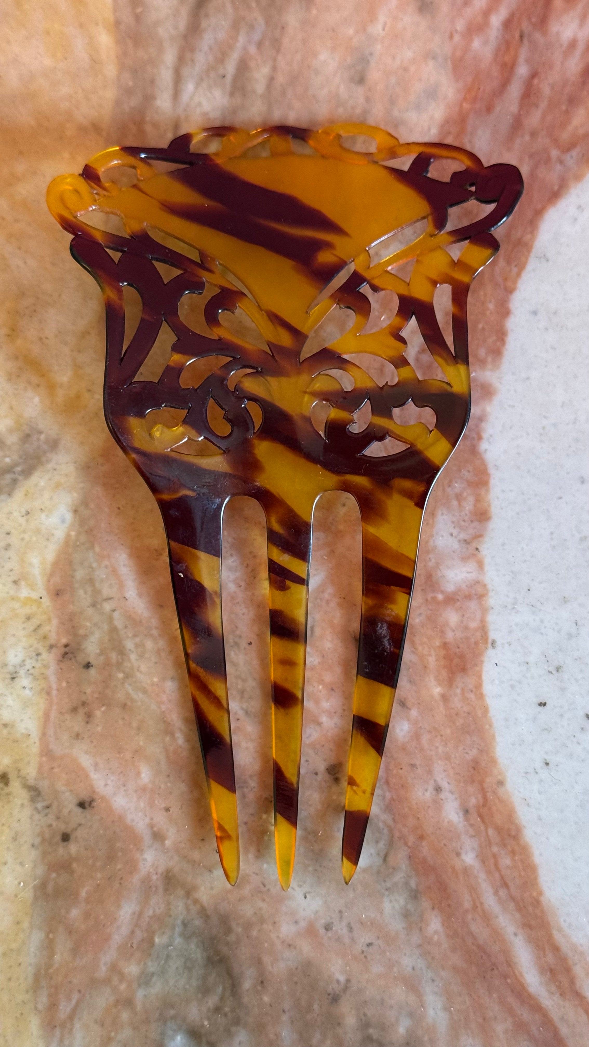 Vintage 1930s Tortoiseshell-Effect Carved Three-Prong Hair Comb