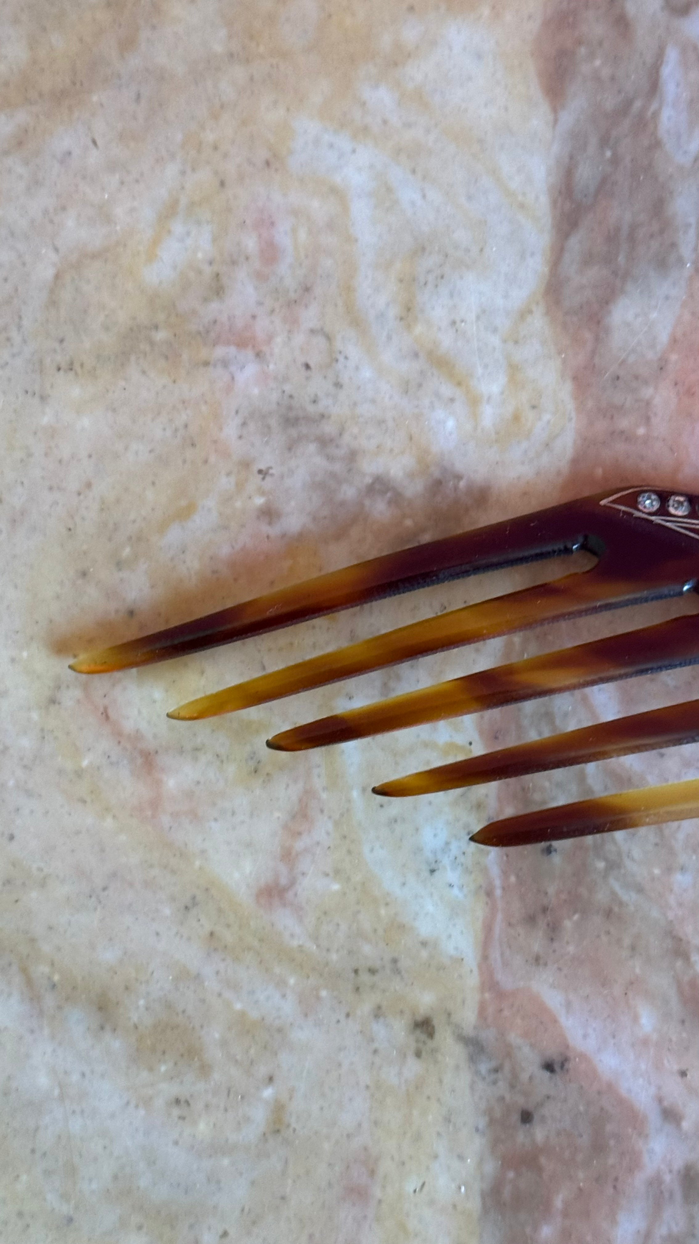 Vintage 1920s Tortoiseshell-Effect Floral Rhinestone Hair Comb