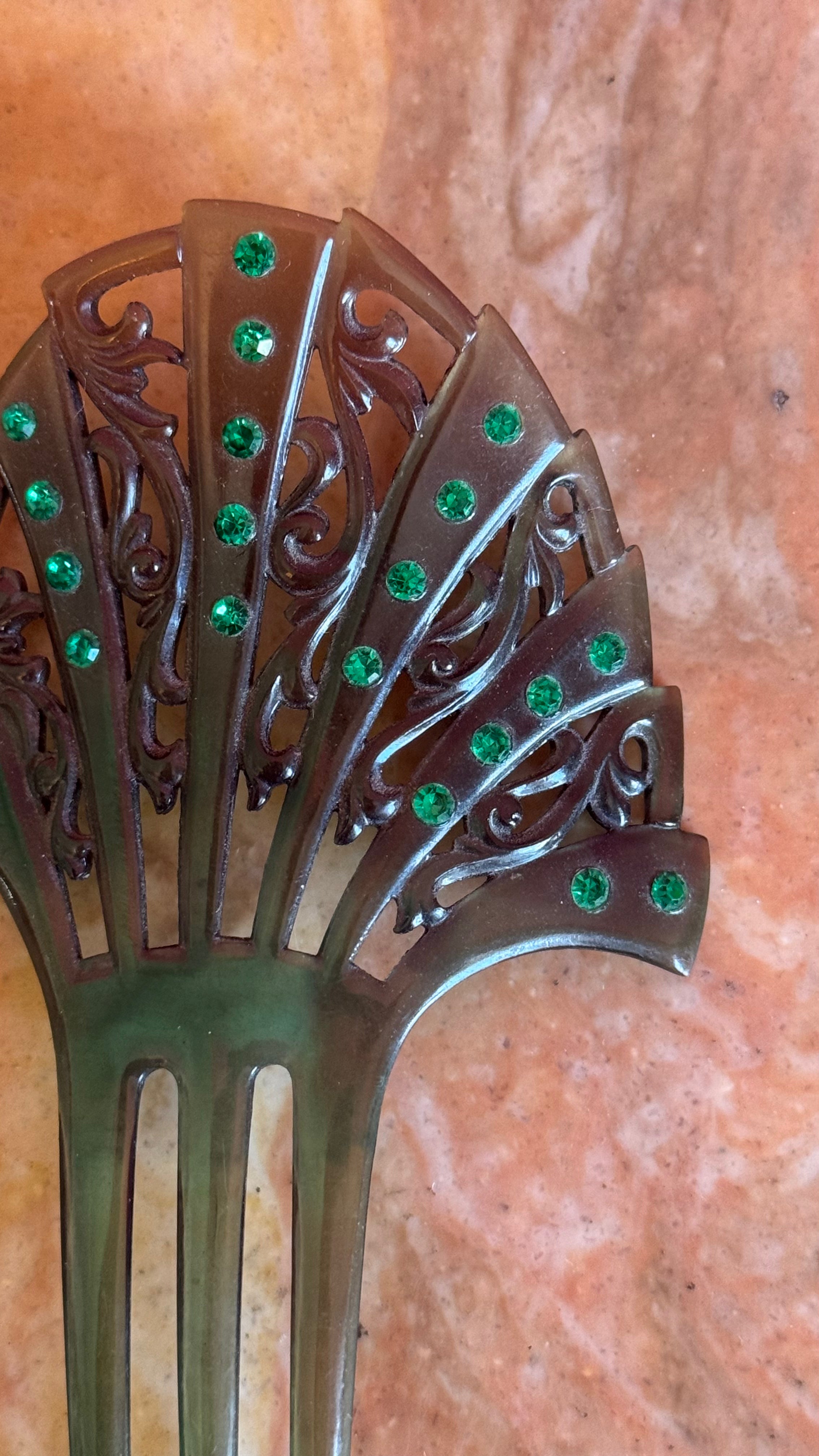 Vintage 1920s Green Rhinestone Fan-Shaped Three-Prong Hair Comb