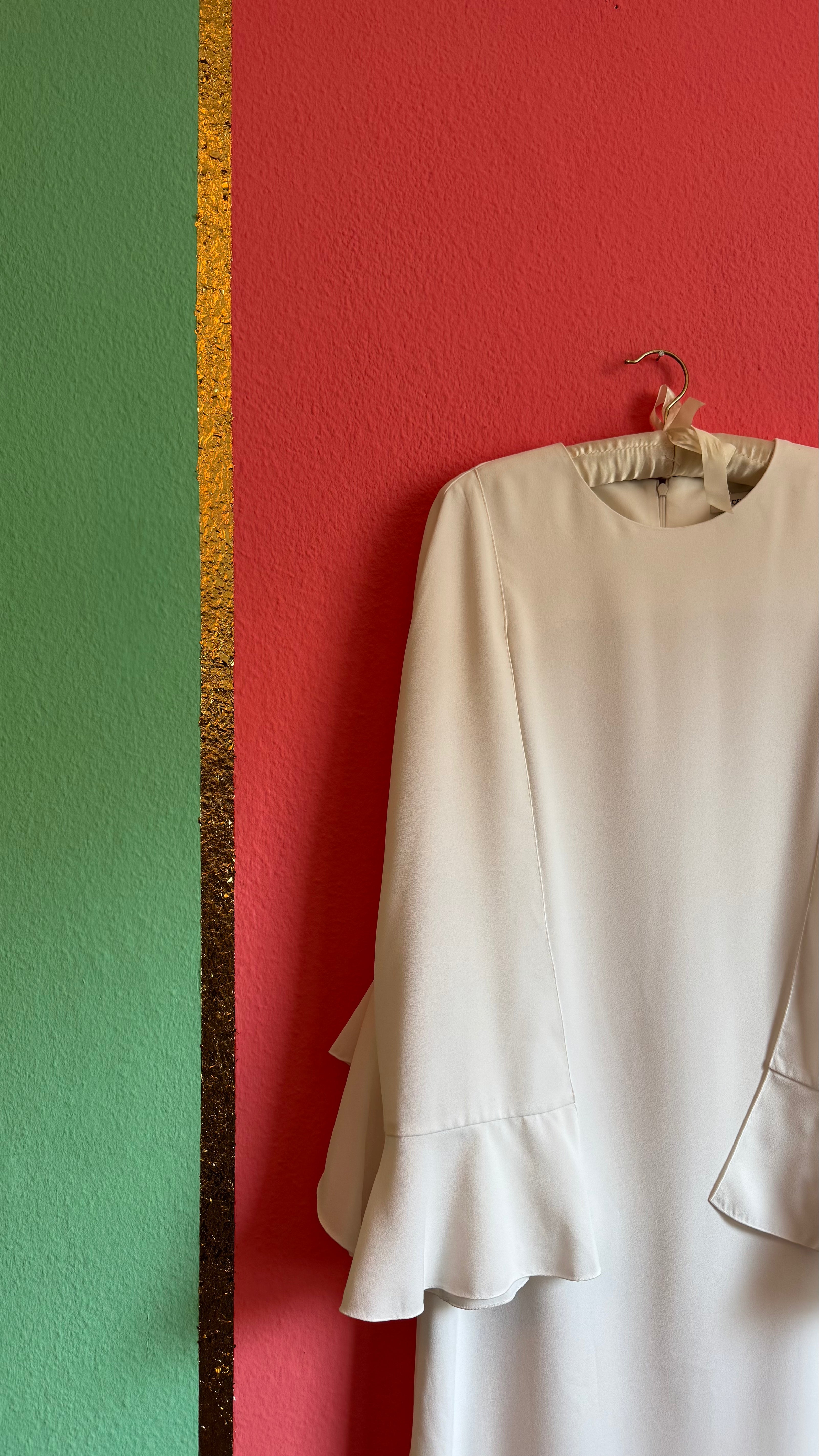 GOEN.J Ivory Cape-Sleeve Maxi Dress