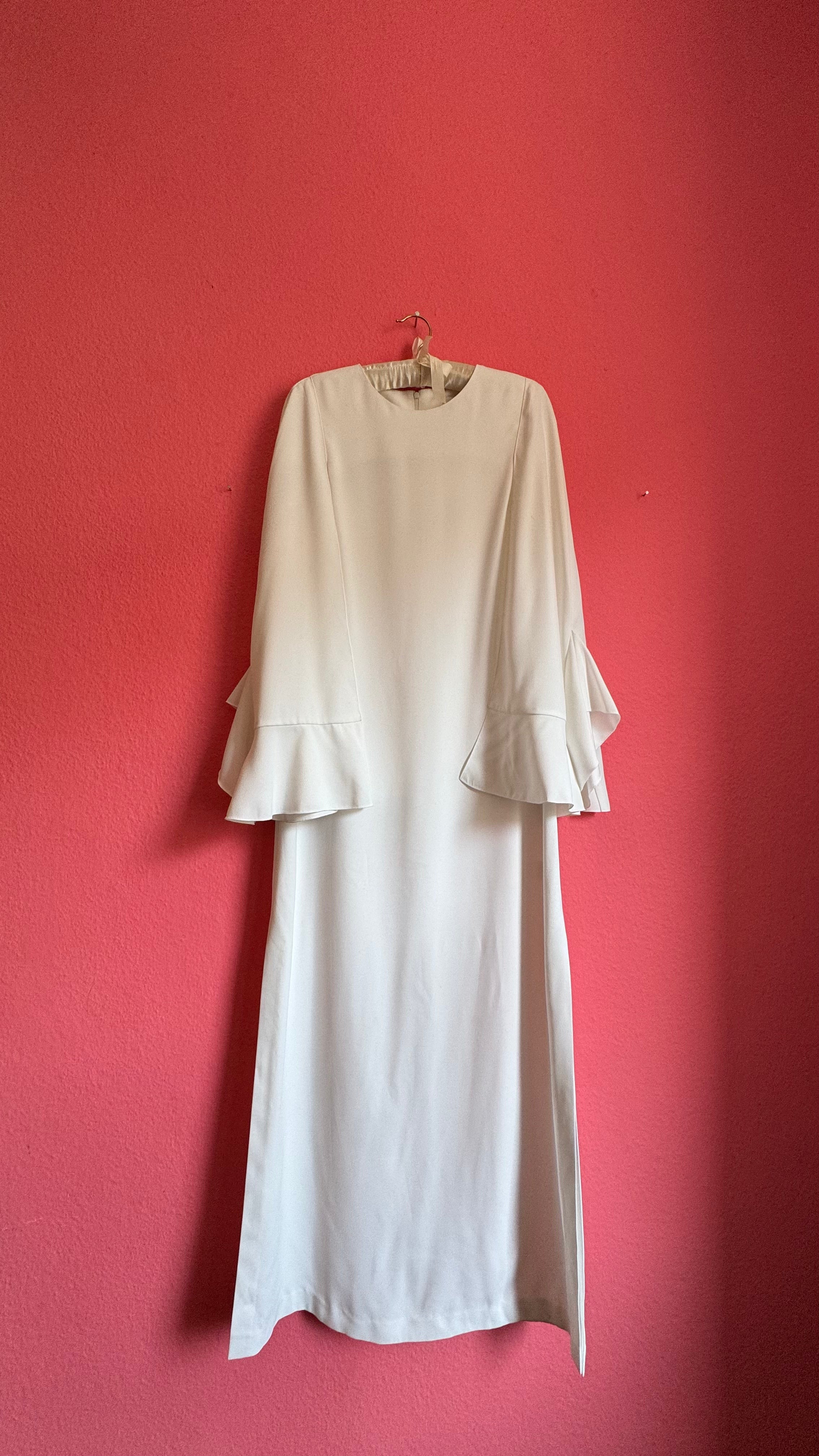 GOEN.J Ivory Cape-Sleeve Maxi Dress
