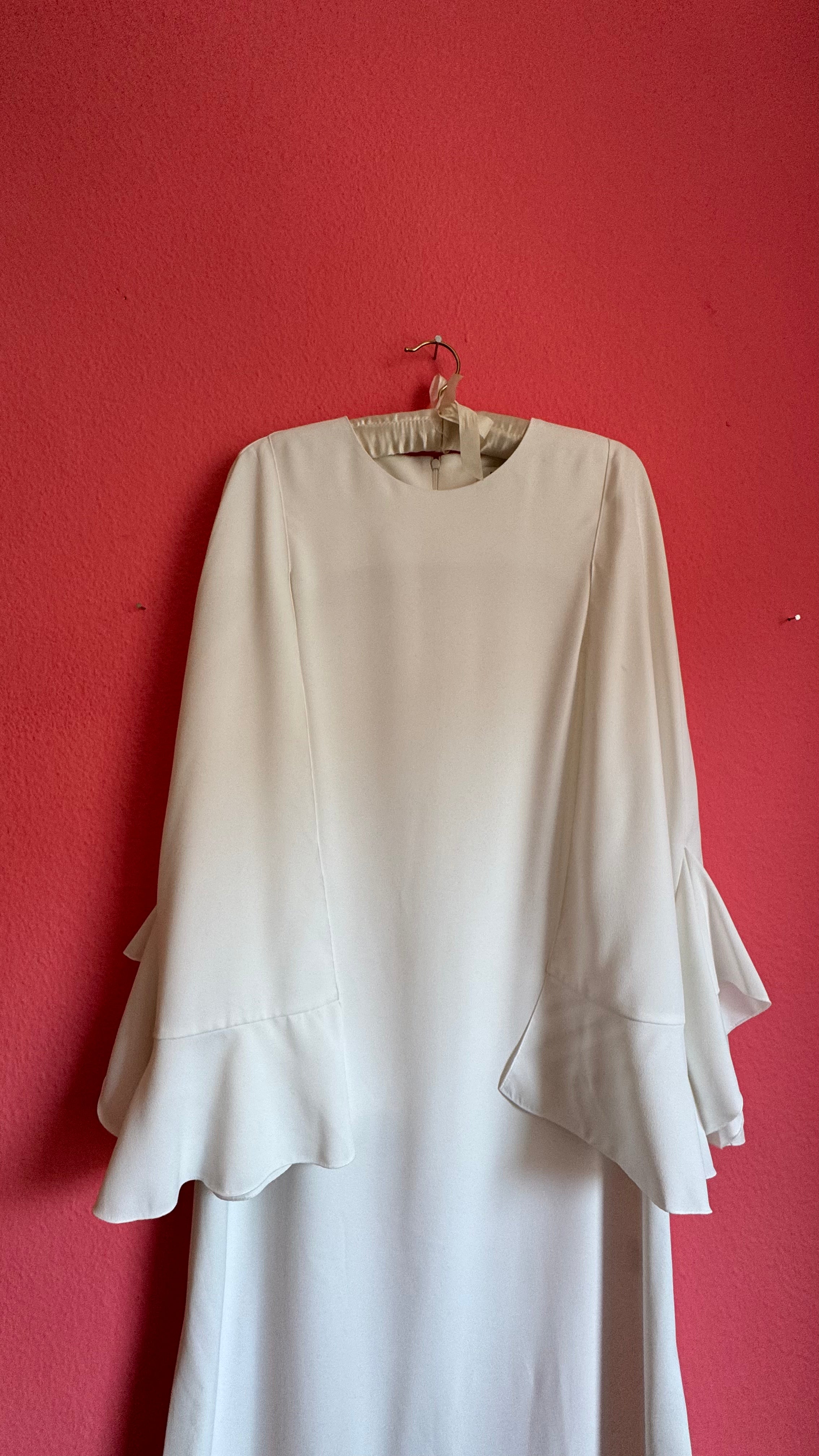 GOEN.J Ivory Cape-Sleeve Maxi Dress