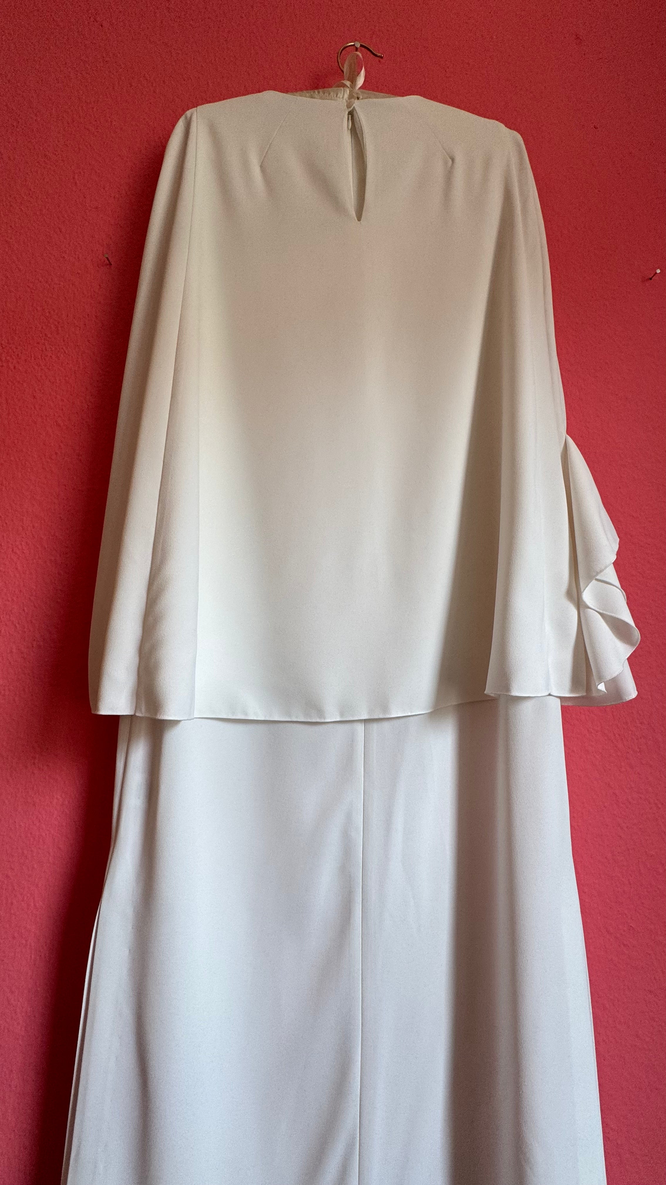 GOEN.J Ivory Cape-Sleeve Maxi Dress