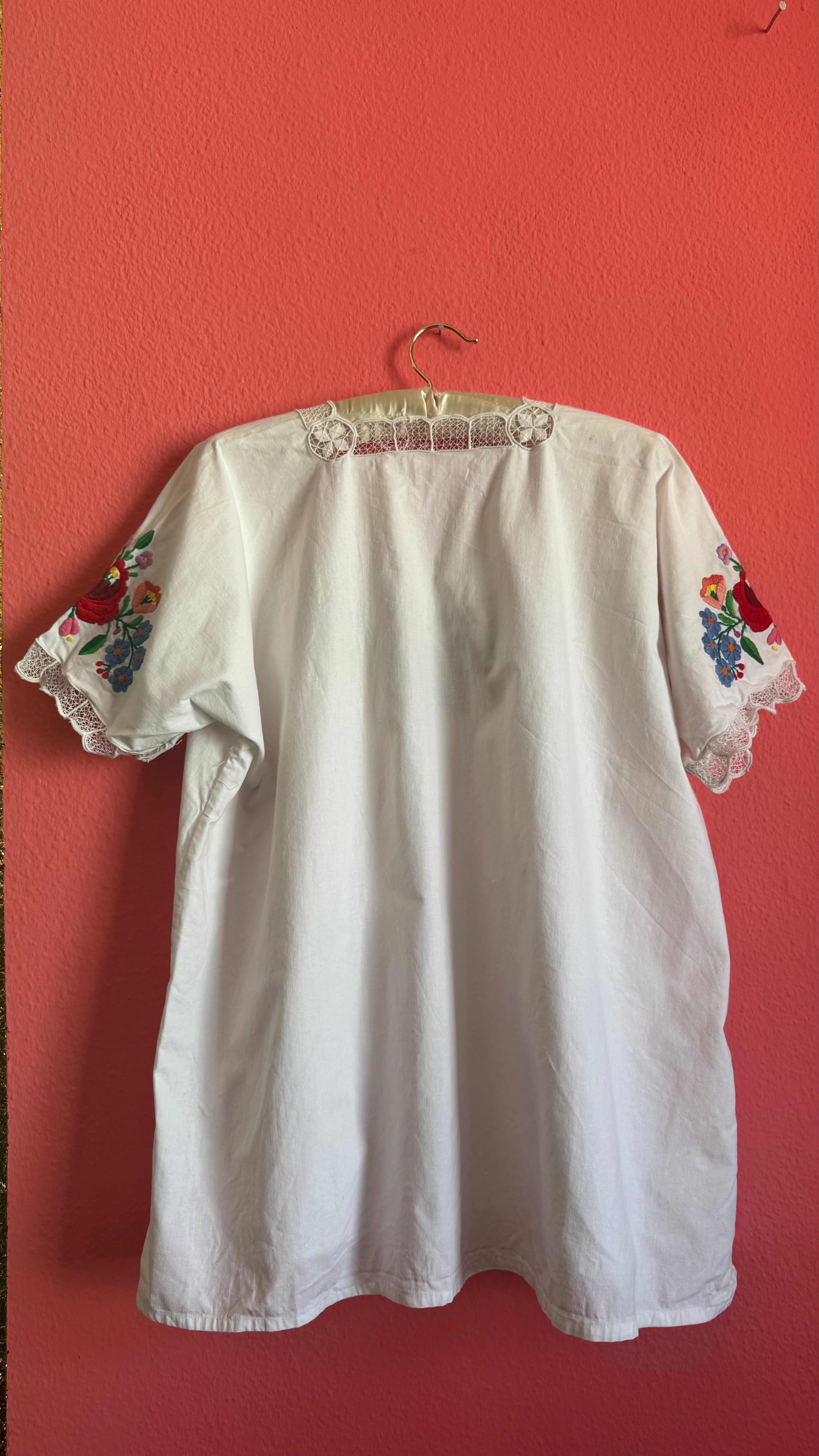 Vintage 1970s White Embroidered Folk Blouse